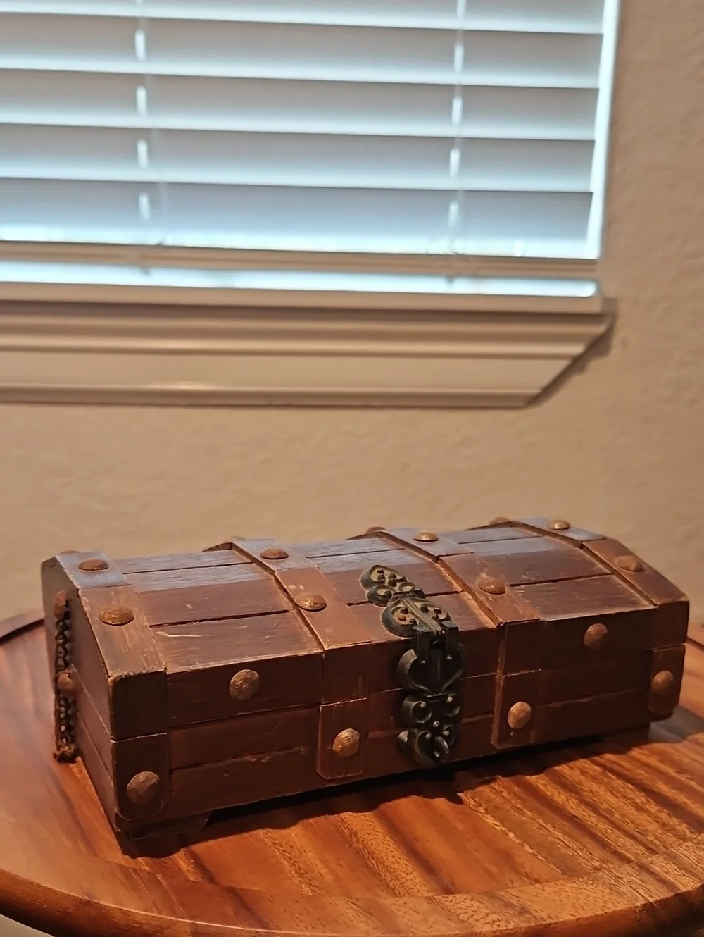 Vtg Dominoes With Wood Chest Case